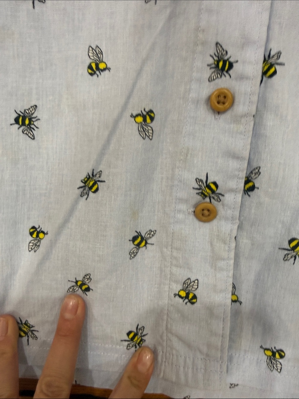 Duluth Trading Co Light Blue Short Sleeve Button-Down with Bee Print Size medium - Picture 7 of 12